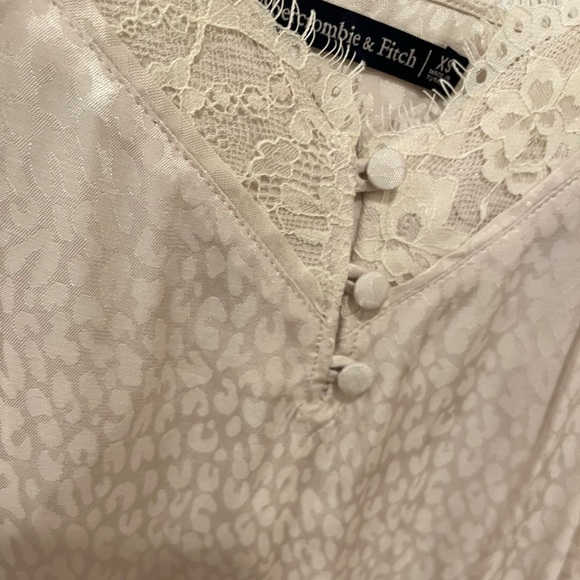 Abercrombie & Fitch Top✨ - Picture 2 of 8